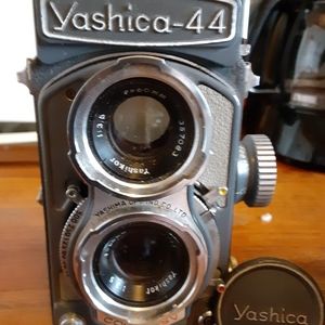 Camera 1945  Yashica 44